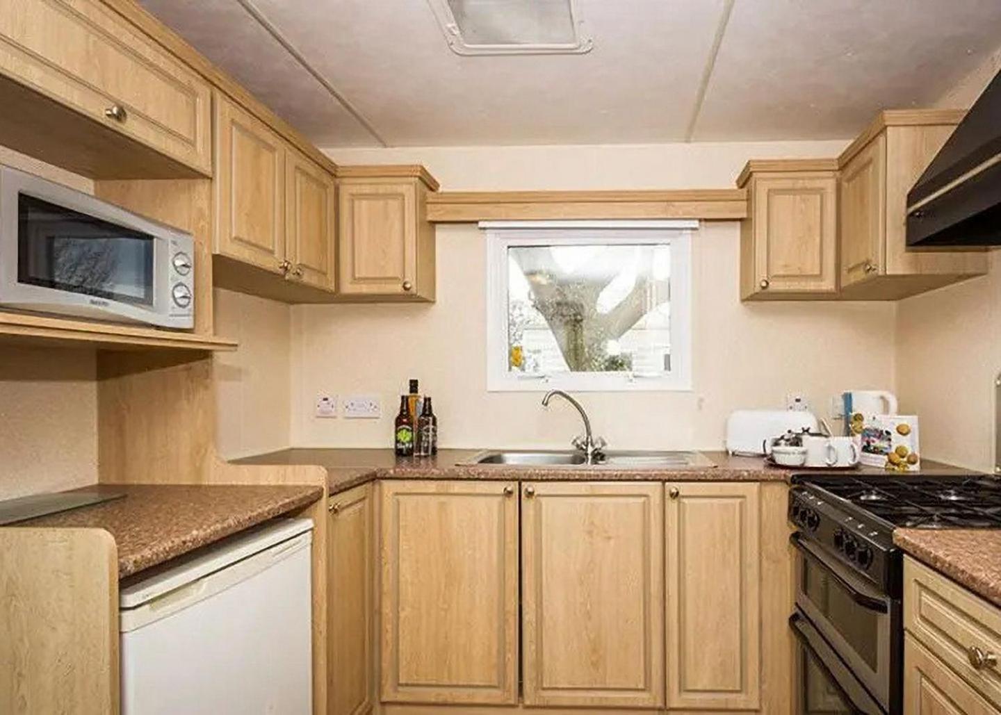 Orchards Holiday Park Newbridge  Room photo