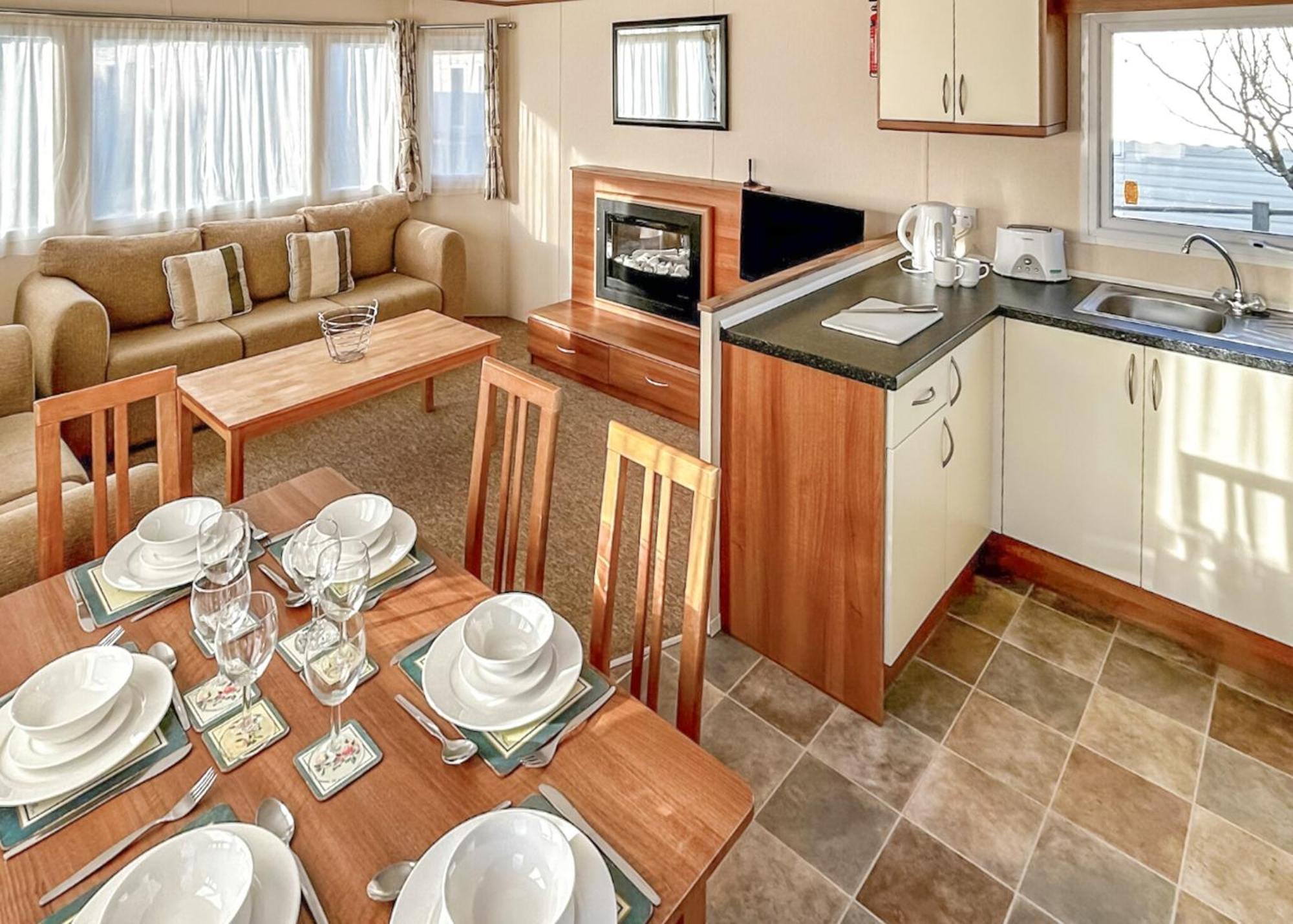 Orchards Holiday Park Newbridge  Room photo