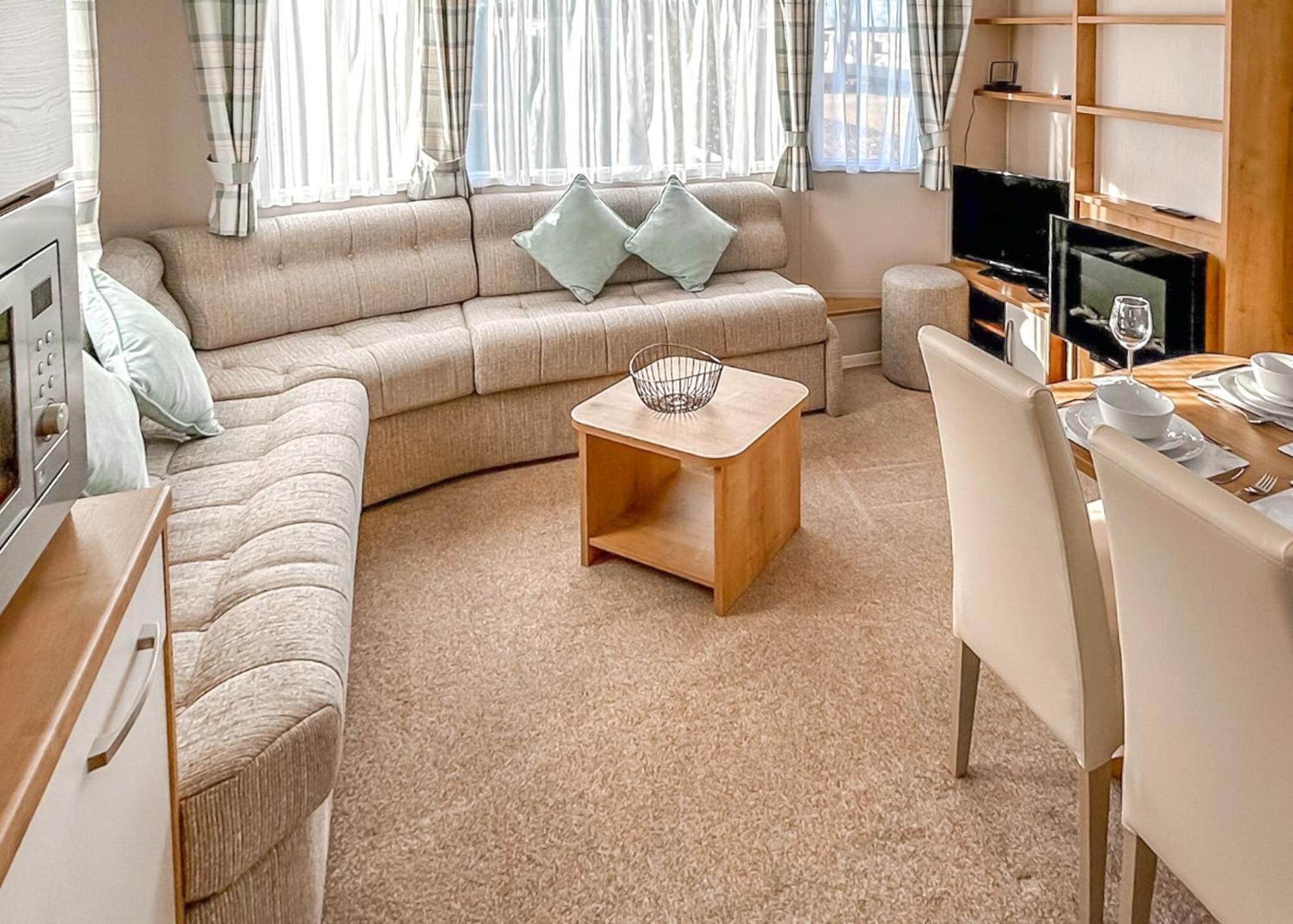 Orchards Holiday Park Newbridge  Room photo