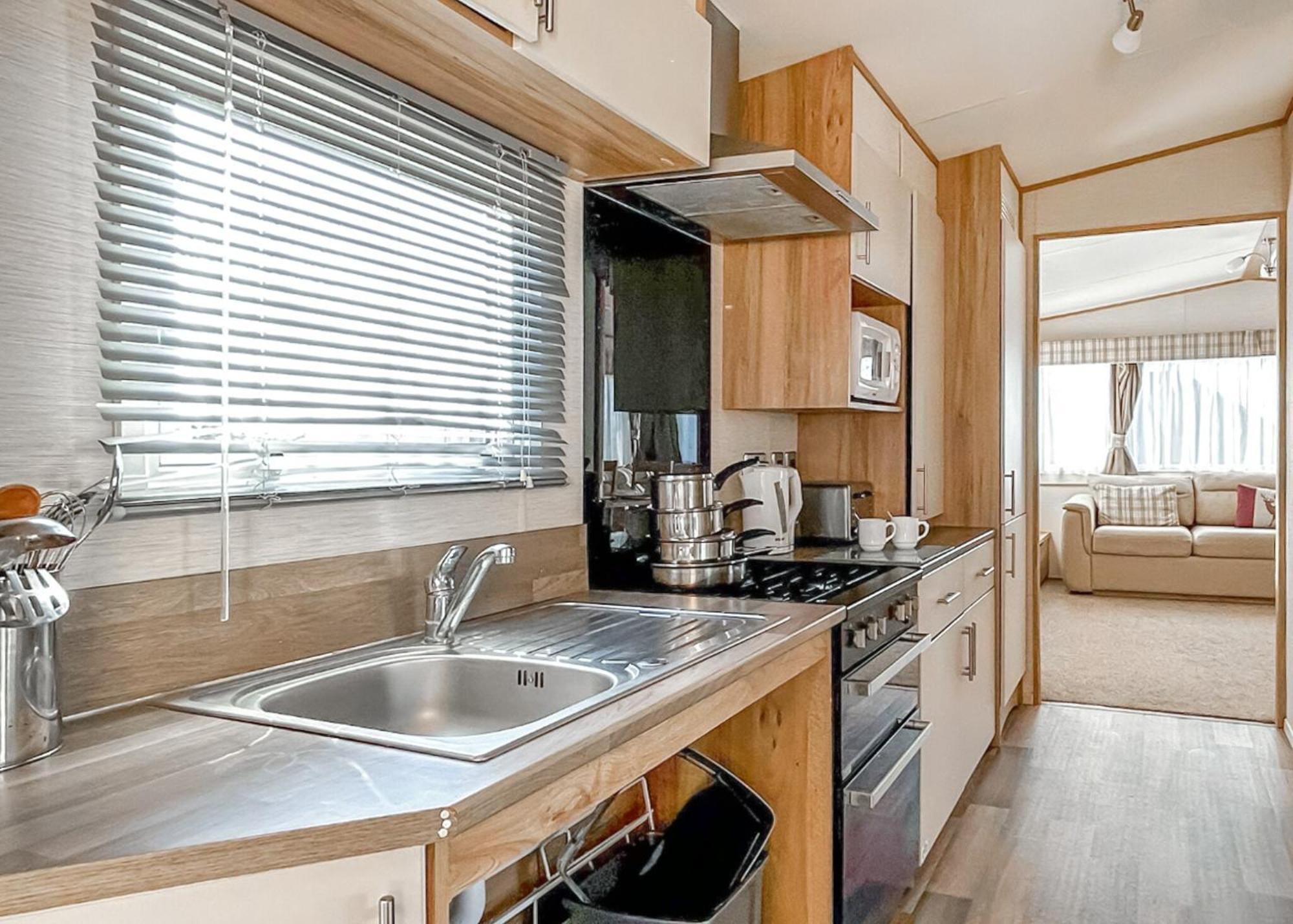Orchards Holiday Park Newbridge  Room photo